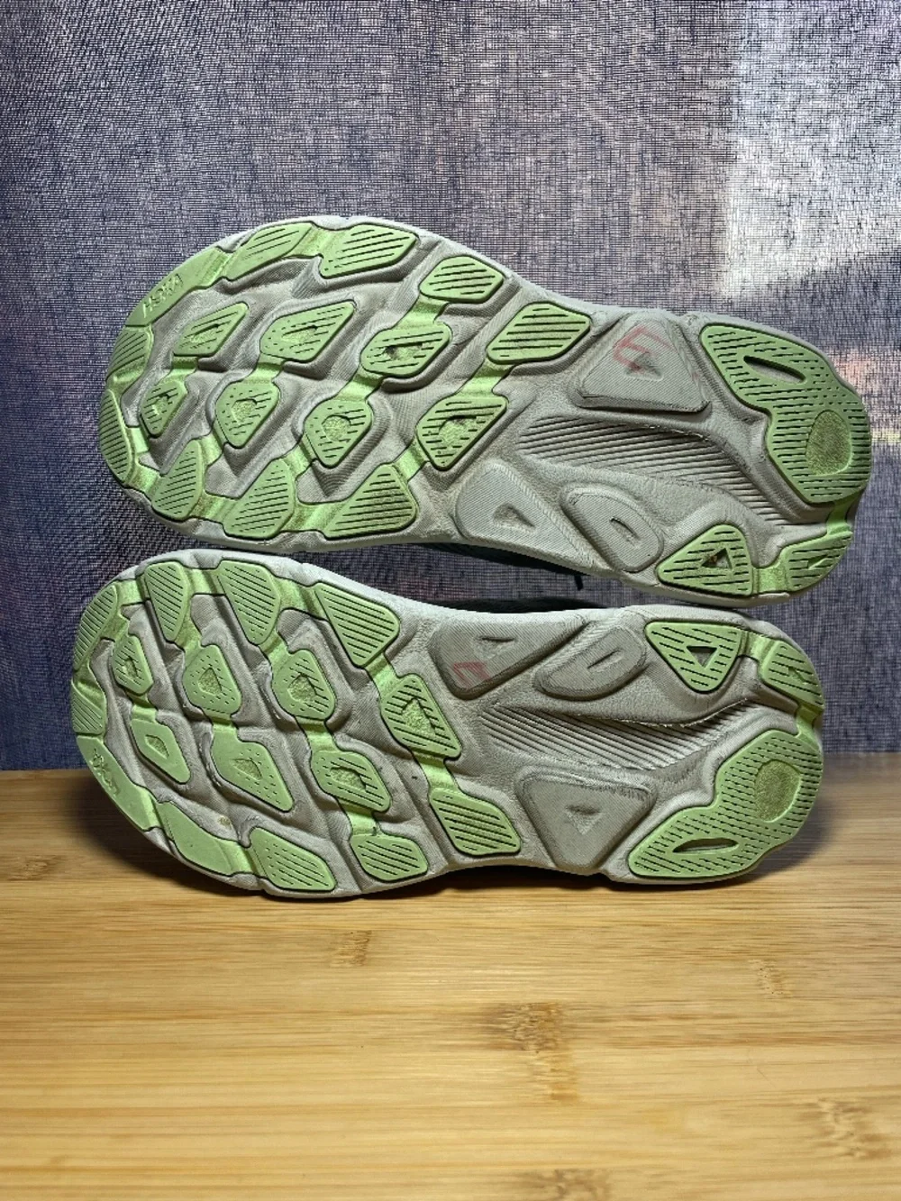 Hoka Clifton 9 Womens Sz 7B Running Walking Shoes Sneakers Gray Mint Green Nice